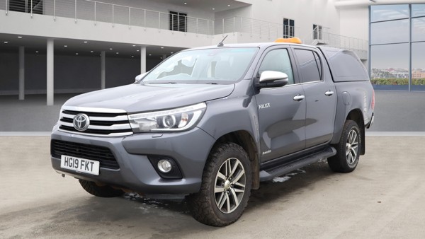 TOYOTA Hilux